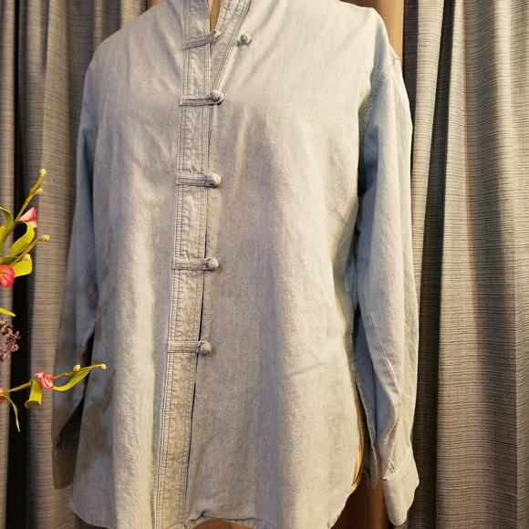 🌻🌺🌻J. JILL DENIM BUTTON UP SHIRT!! - Picture 3 of 6